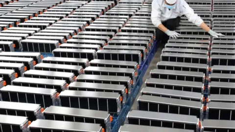 Minh hoạ lithium và vai trò trong pin xe điện